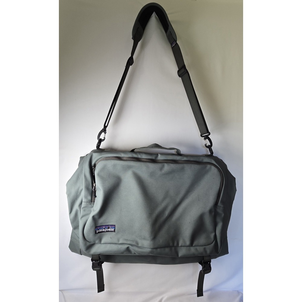 Patagonia Hanging Garment‎ Trifold Travel Bag Green With Shoulder Strap